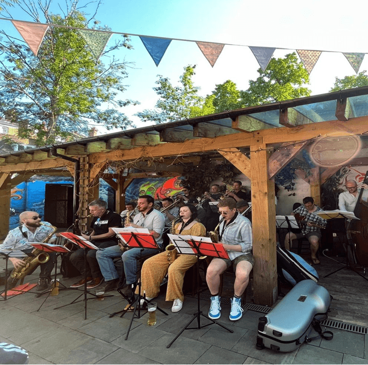Band in the sunshine Band in the sunshine